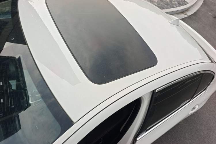 Used BMW 5 Series 2014 525Li Luxury Design Package Roof