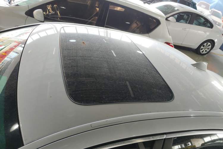 Used BMW 5 Series 2014 520i Elegant Edition Roof