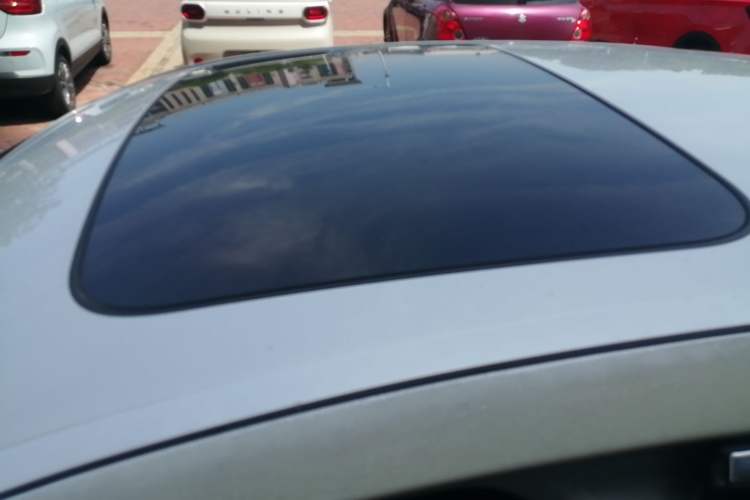 Used BMW 5 Series 2014 525Li Leading Model Roof