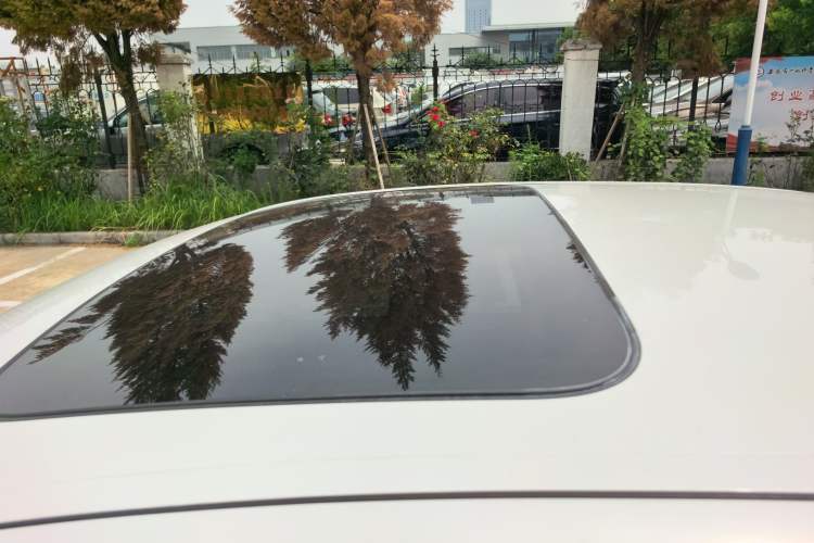 Used BMW 5 Series 2014 525Li Luxury Design Package Roof
