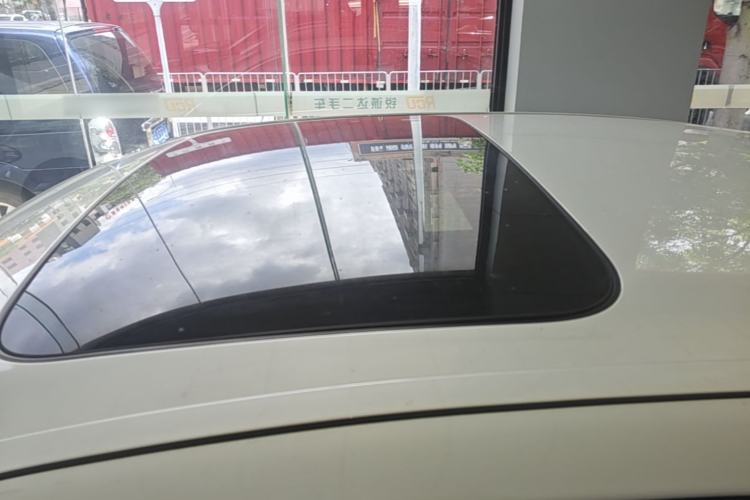 Used BMW 5 Series 2014 525Li Leading Model Roof