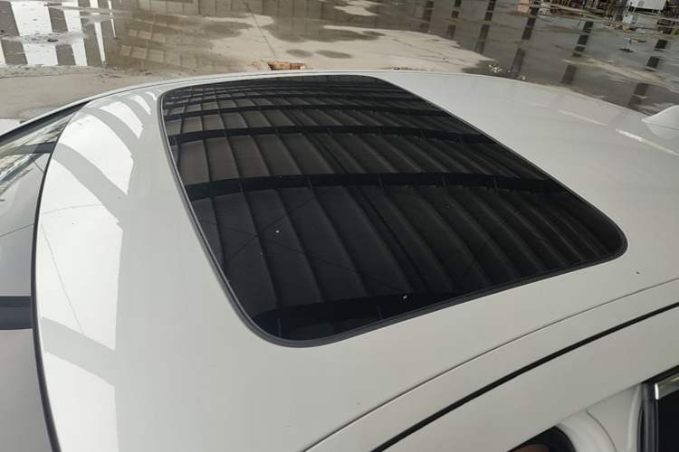 Used BMW 5 Series 2014 525Li Leading Model Roof