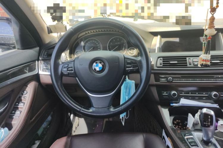 Used BMW 5 Series 2014 525Li Luxury Design Package Steering Wheel