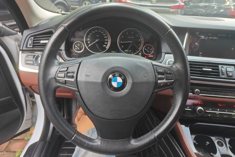 Used BMW 5 Series 2014 525Li Leading Model Steering Wheel
