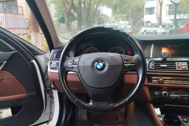 Used BMW 5 Series 2014 525Li Leading Model Steering Wheel