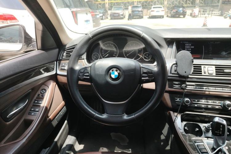 Used BMW 5 Series 2014 525Li Luxury Design Package Steering Wheel