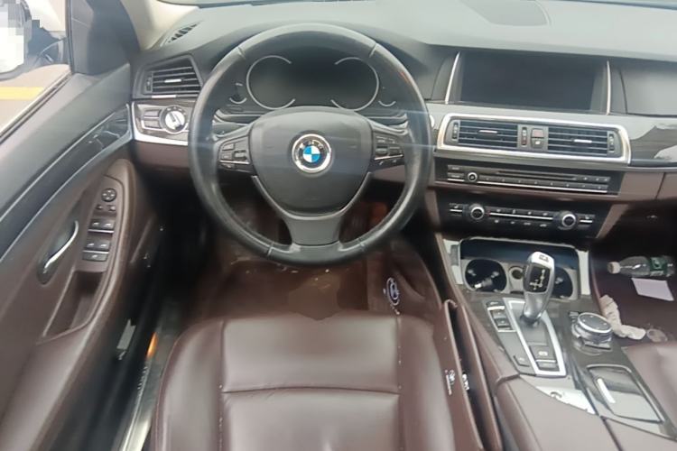 Used BMW 5 Series 2014 525Li Luxury Design Package Steering Wheel