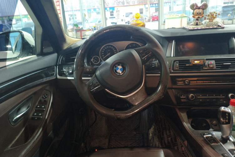 Used BMW 5 Series 2014 525Li Luxury Design Package Steering Wheel