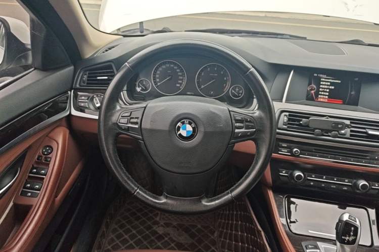 Used BMW 5 Series 2014 525Li Leading Model Steering Wheel