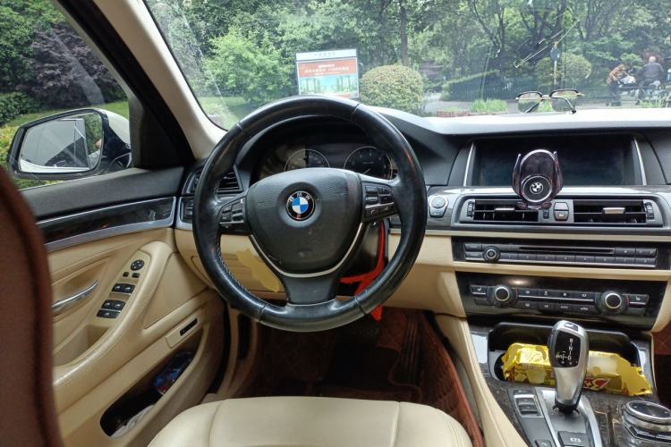 Used BMW 5 Series 2014 525Li Luxury Design Package Steering Wheel