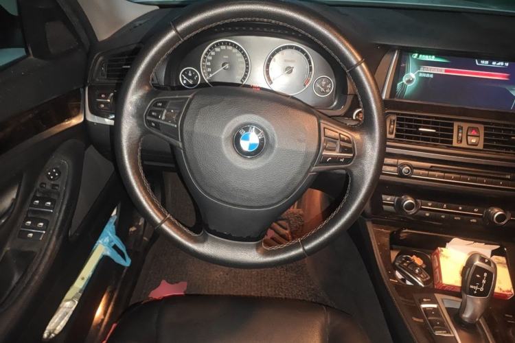 Used BMW 5 Series 2014 530Li Leading Model Steering Wheel