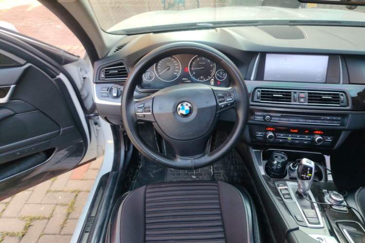 Used BMW 5 Series 2014 525Li Leading Model Steering Wheel