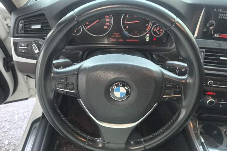 Used BMW 5 Series 2014 525Li Luxury Design Package Steering Wheel