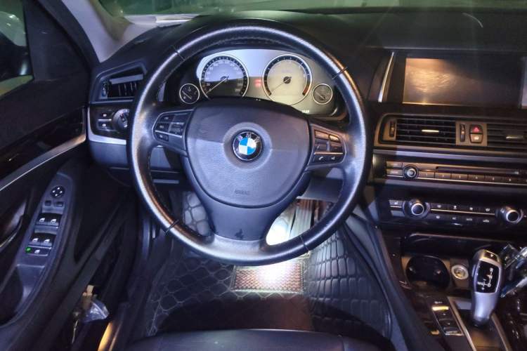 Used BMW 5 Series 2014 525Li Leading Model Steering Wheel