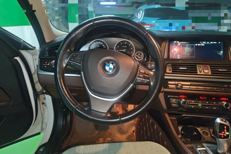 Used BMW 5 Series 2014 525Li Luxury Design Package Steering Wheel