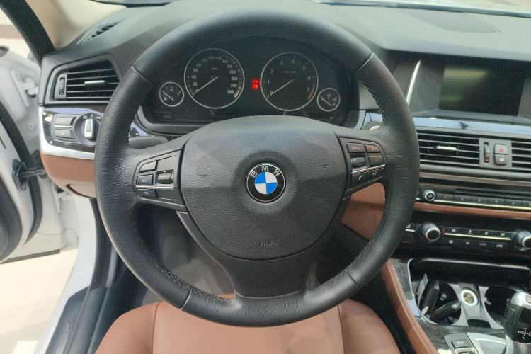 Used BMW 5 Series 2014 525Li Leading Model Steering Wheel