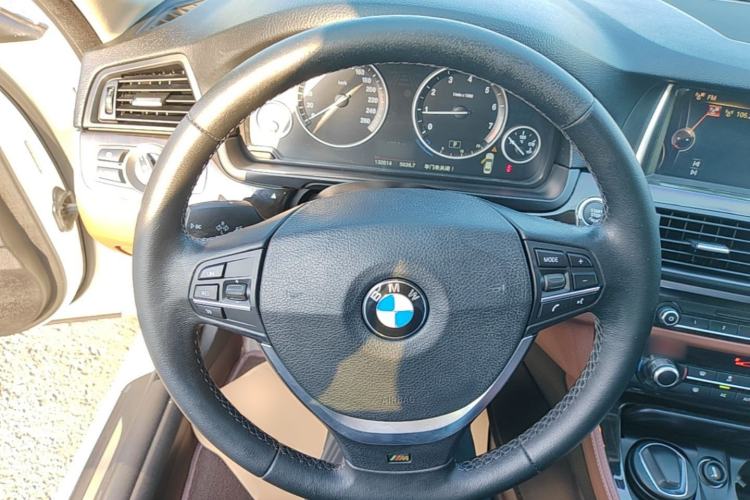 Used BMW 5 Series 2014 525Li Leading Model Steering Wheel