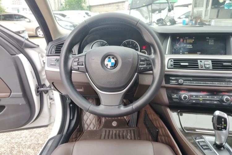 Used BMW 5 Series 2014 525Li Luxury Design Package Steering Wheel