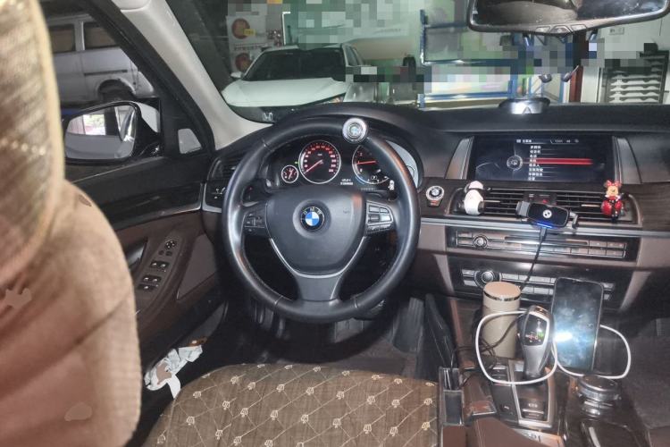 Used BMW 5 Series 2014 525Li Luxury Design Package Steering Wheel