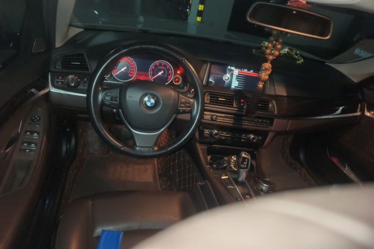 Used BMW 5 Series 2014 525Li Luxury Design Package Steering Wheel