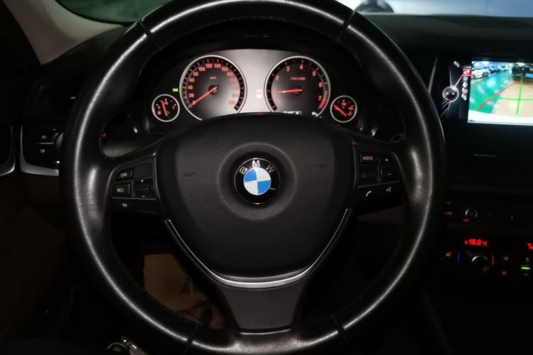 Used BMW 5 Series 2014 525Li Luxury Design Package Steering Wheel