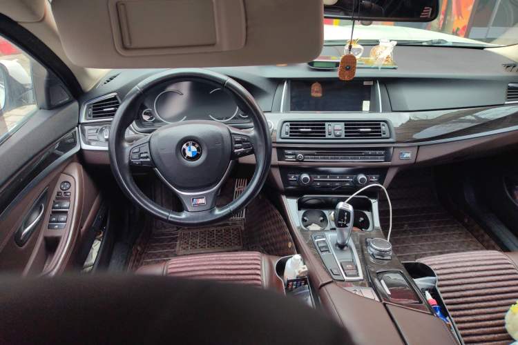 Used BMW 5 Series 2014 525Li Luxury Design Package Steering Wheel
