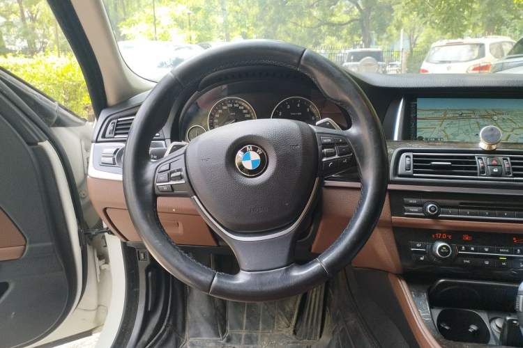 Used BMW 5 Series 2014 535Li Leading Model Steering Wheel