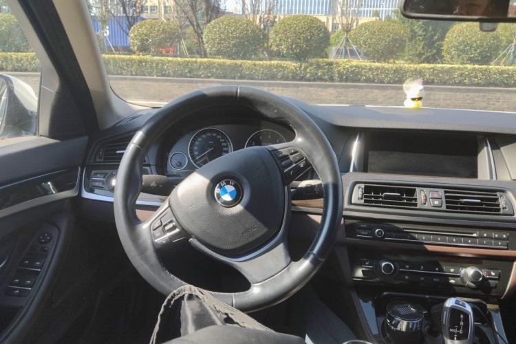 Used BMW 5 Series 2014 525Li Luxury Design Package Steering Wheel