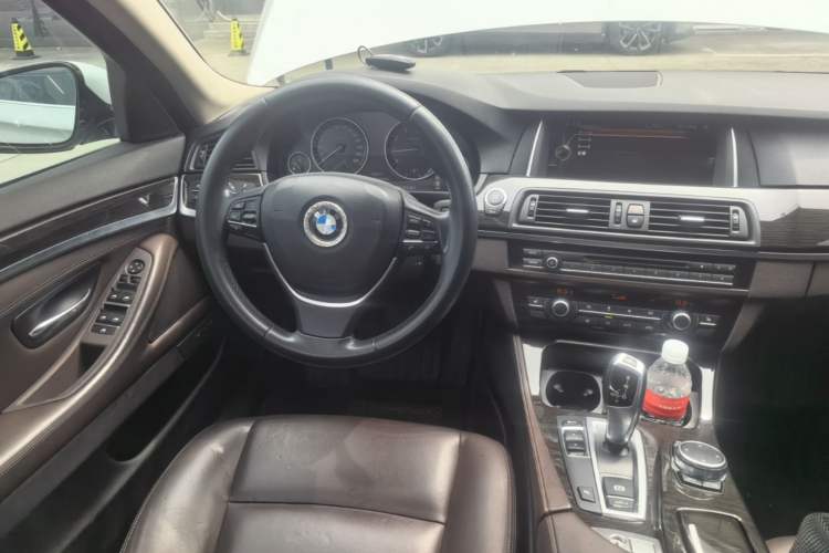 Used BMW 5 Series 2014 525Li Luxury Design Package Steering Wheel