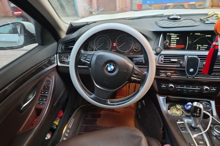 Used BMW 5 Series 2014 525Li Luxury Design Package Steering Wheel