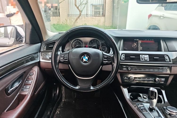 Used BMW 5 Series 2014 525Li Luxury Design Package Steering Wheel