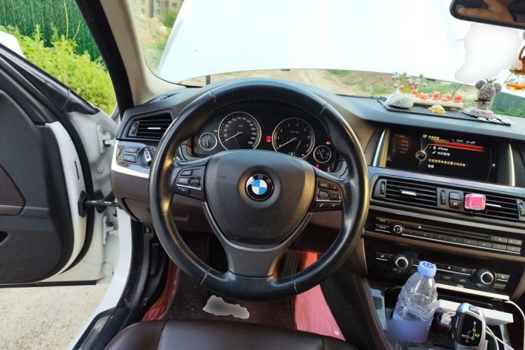 Used BMW 5 Series 2014 525Li Luxury Design Package Steering Wheel