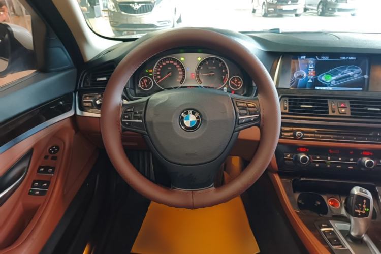 Used BMW 5 Series 2014 525Li Leading Model Steering Wheel