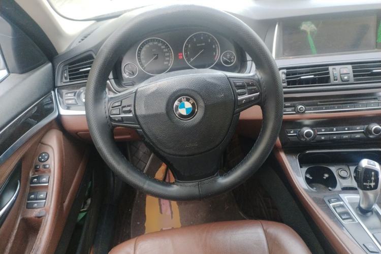 Used BMW 5 Series 2014 525Li Leading Model Steering Wheel