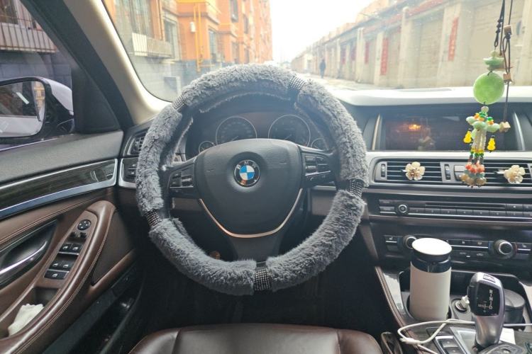 Used BMW 5 Series 2014 525Li Luxury Design Package Steering Wheel
