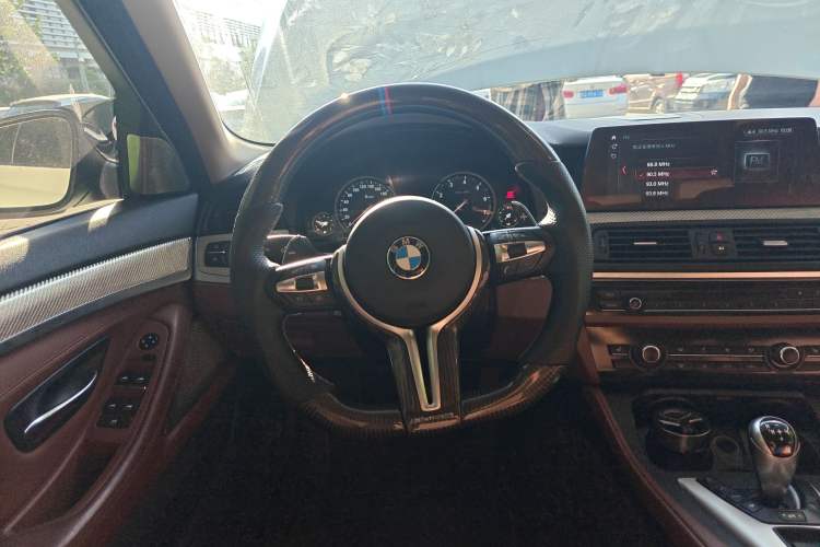 Used BMW 5 Series 2014 520i Touring Edition Steering Wheel