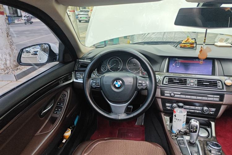Used BMW 5 Series 2014 528Li Luxury Design Package Steering Wheel