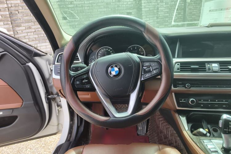 Used BMW 5 Series 2014 525Li Leading Model Steering Wheel