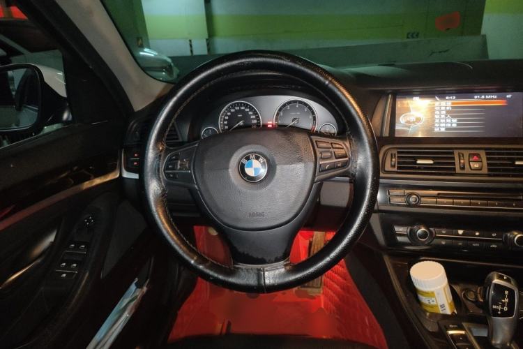 Used BMW 5 Series 2014 525Li Leading Model Steering Wheel