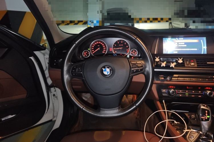Used BMW 5 Series 2014 525Li Leading Model Steering Wheel