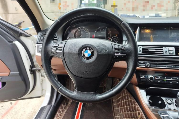 Used BMW 5 Series 2014 525Li Leading Model Steering Wheel
