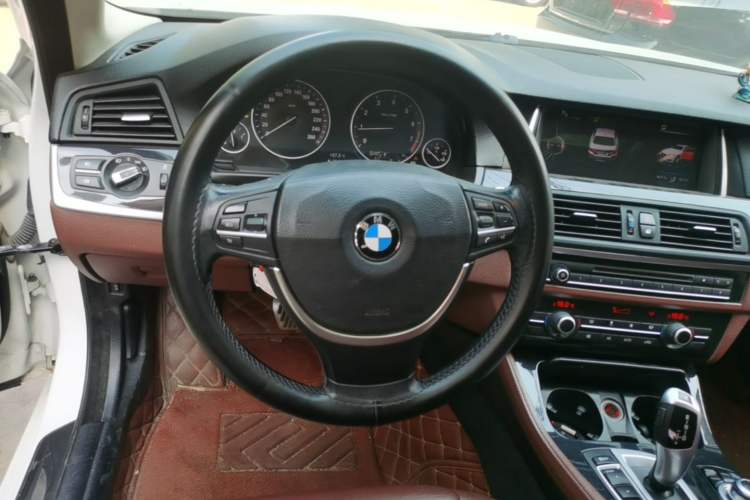 Used BMW 5 Series 2014 520Li Elegant Model Steering Wheel