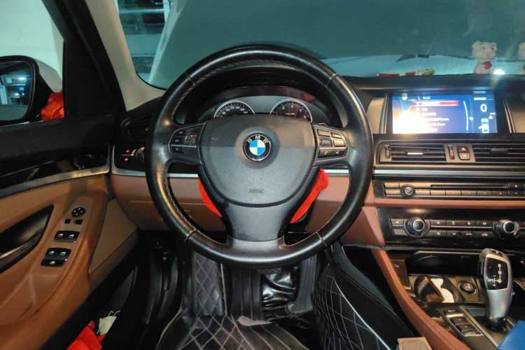 Used BMW 5 Series 2014 525Li Leading Model Steering Wheel