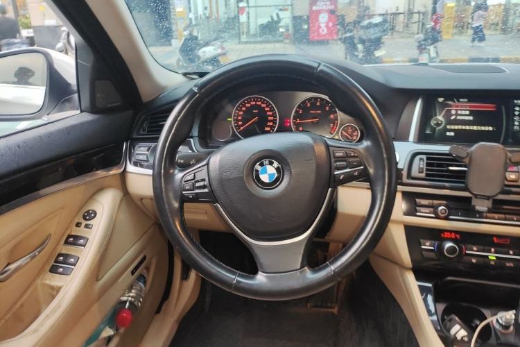 Used BMW 5 Series 2014 528Li xDrive Premium Edition Steering Wheel