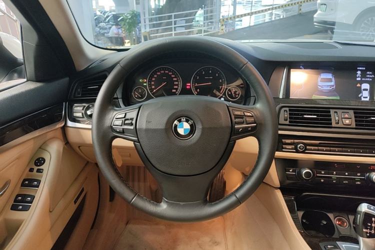 Used BMW 5 Series 2014 525Li Leading Model Steering Wheel