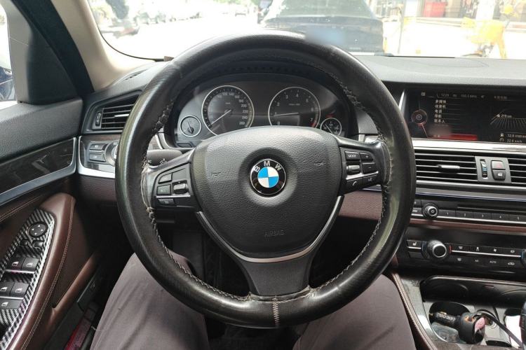 Used BMW 5 Series 2014 525Li Luxury Design Package Steering Wheel