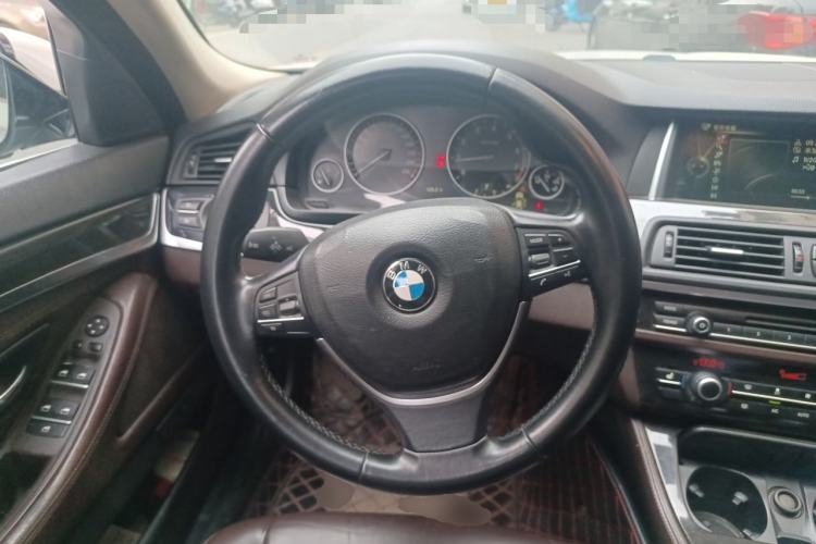 Used BMW 5 Series 2014 525Li Luxury Design Package Steering Wheel