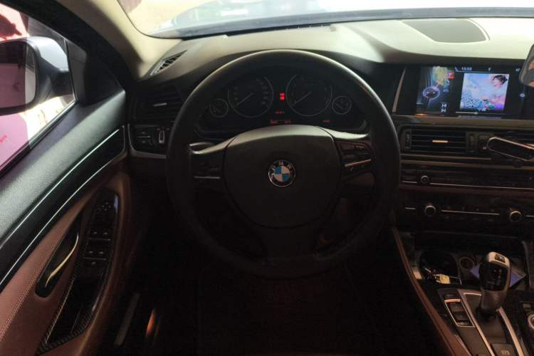 Used BMW 5 Series 2014 520Li Elegant Model Steering Wheel