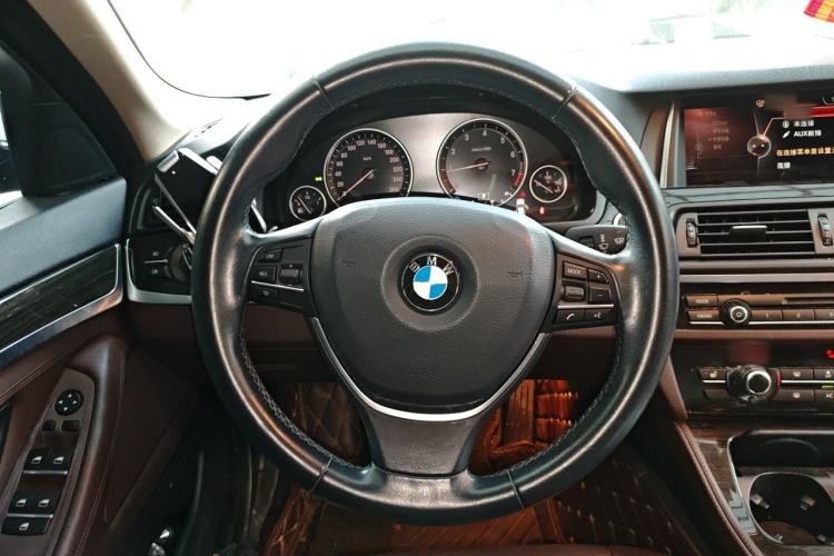 Used BMW 5 Series 2014 525Li Luxury Design Package Steering Wheel