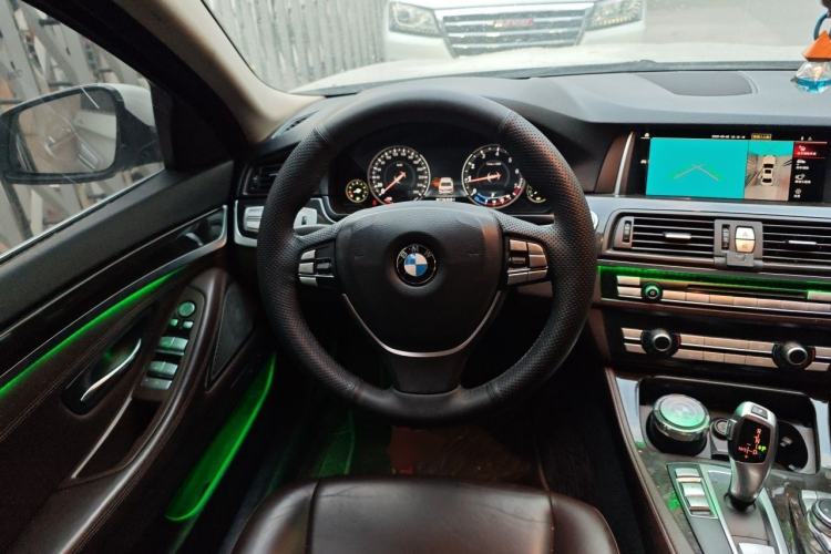 Used BMW 5 Series 2014 525Li Luxury Design Package Steering Wheel